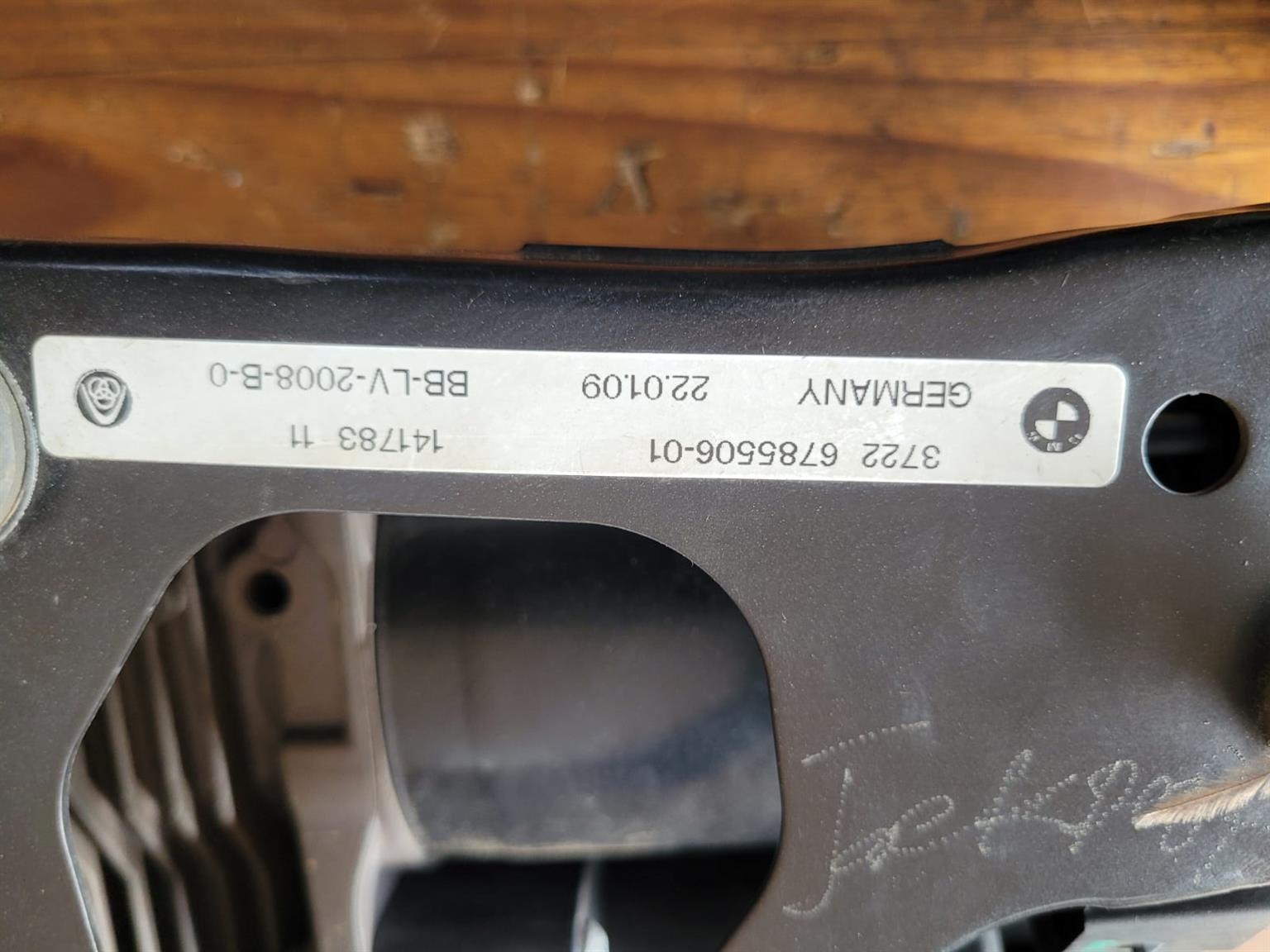 BMW x6 5.0 L 2102 model air suspension pump - Private Seller BMW x6 5.0 L 2102 model air suspension pump - Private Seller
