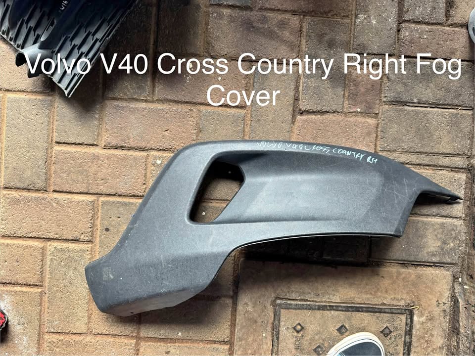 Volvo V40 Cross Country Right Fog Cover - Private Seller Volvo V40 Cross Country Right Fog Cover - Private Seller