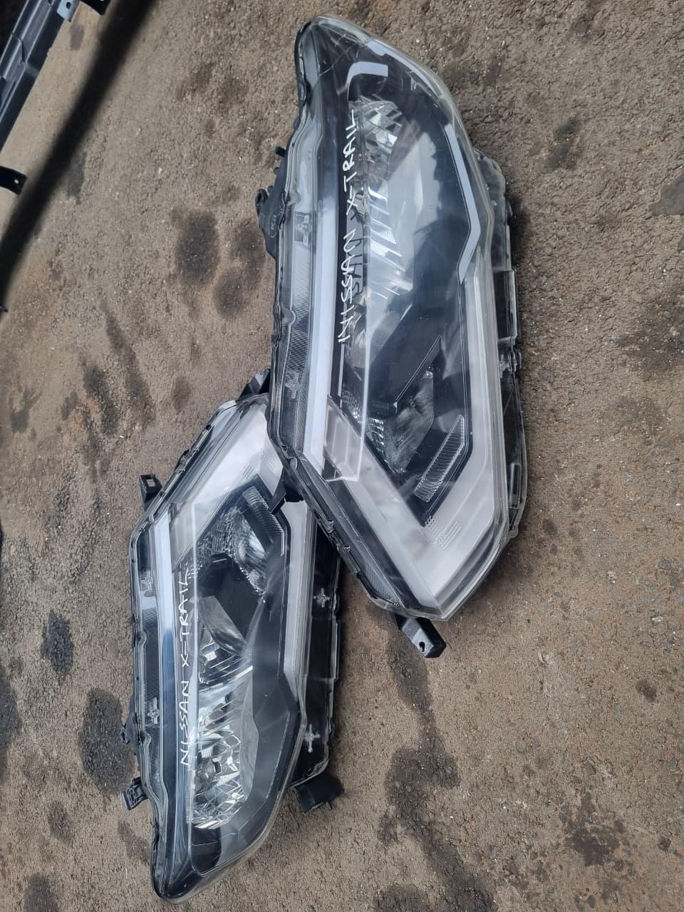 NISSAN X TRAIL HEADLIGHTS - Private Seller