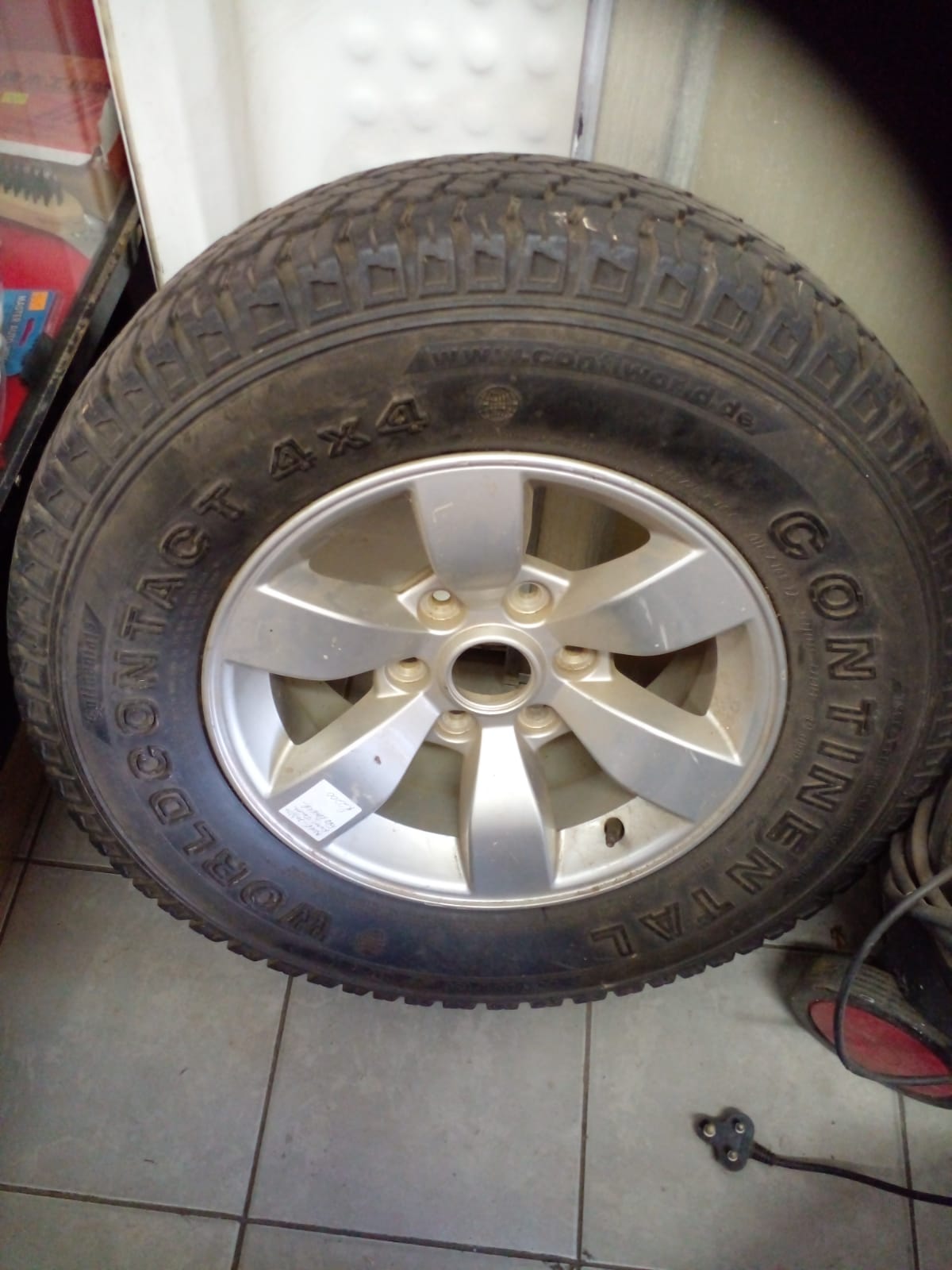 Tyre with mag for Ford Ranger 245/70/16 - Private Seller Tyre with mag for Ford Ranger 245/70/16 - Private Seller