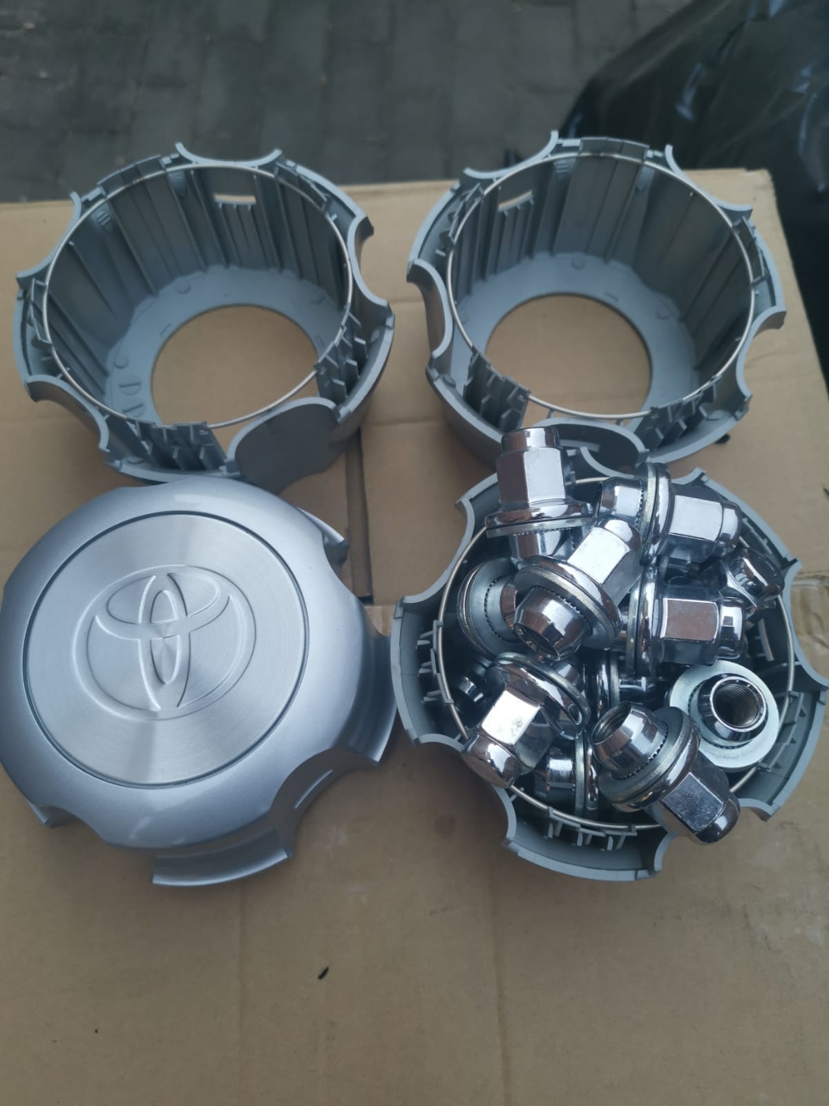 16inch Toyota Landcruiser original new mags with brand new 265/70/16 Dunlop Gran - Private Seller 16inch Toyota Landcruiser original new mags with brand new 265/70/16 Dunlop Gran - Private Seller
