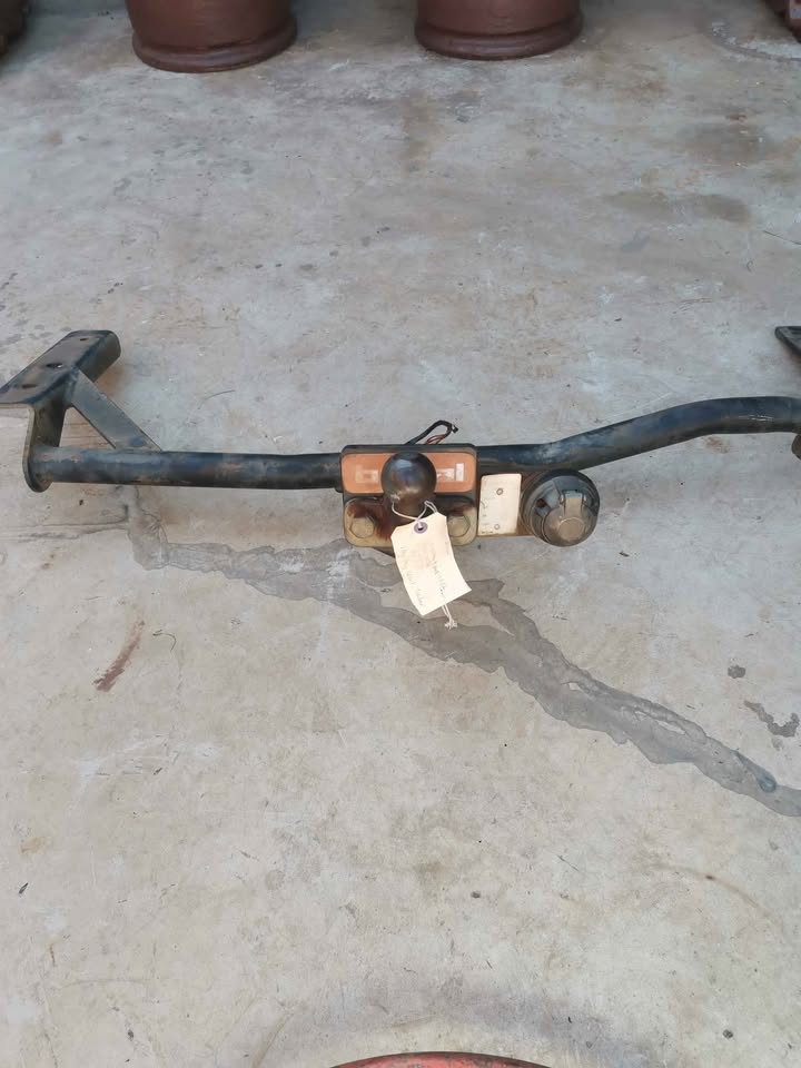 Nissan bosal towbar - Private Seller
