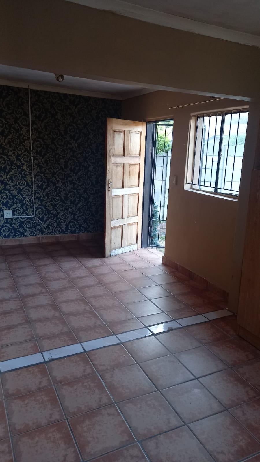 Mondeor, Johannesburg South, cottage, 1bed, 1bath, for rent. Junk Mail