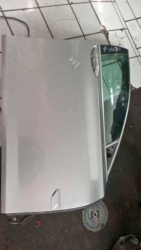 Bmw 750i F01 door shell front right hand - Private Seller