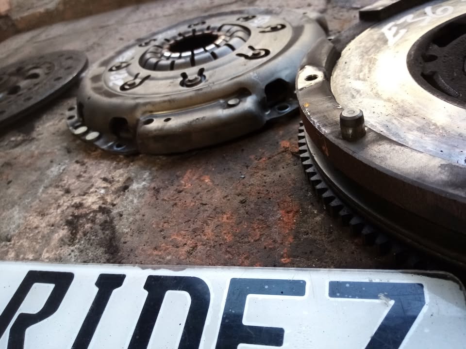 BMW E36 2.8I M52 CLUCH PLATEPRESSURE PLATE & FLY WHEEL - Private Seller BMW E36 2.8I M52 CLUCH PLATEPRESSURE PLATE & FLY WHEEL - Private Seller