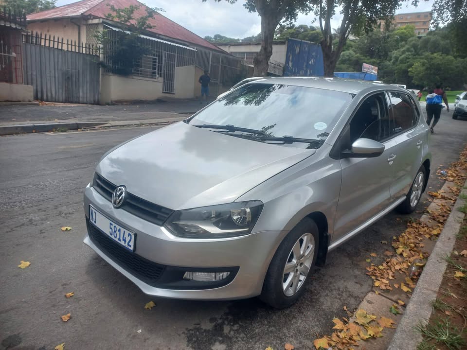 2011 VW POLO 6 Hatchback 1.4 Petrol. Manual. Call Inno . Silver Color,