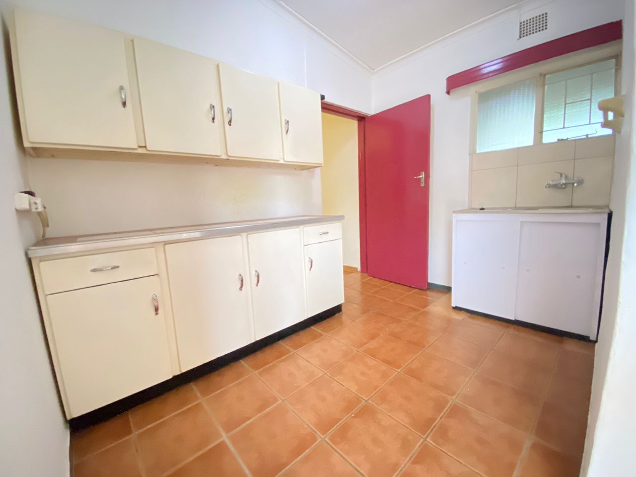 Flatlet to Let in Valhalla, Centurion, Pretoria Junk Mail