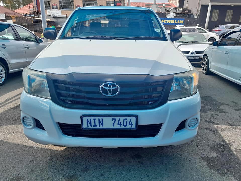 2013 TOYOTA HILUX 2.5 D4D MANUAL 2013 TOYOTA HILUX 2.5 D4D MANUAL