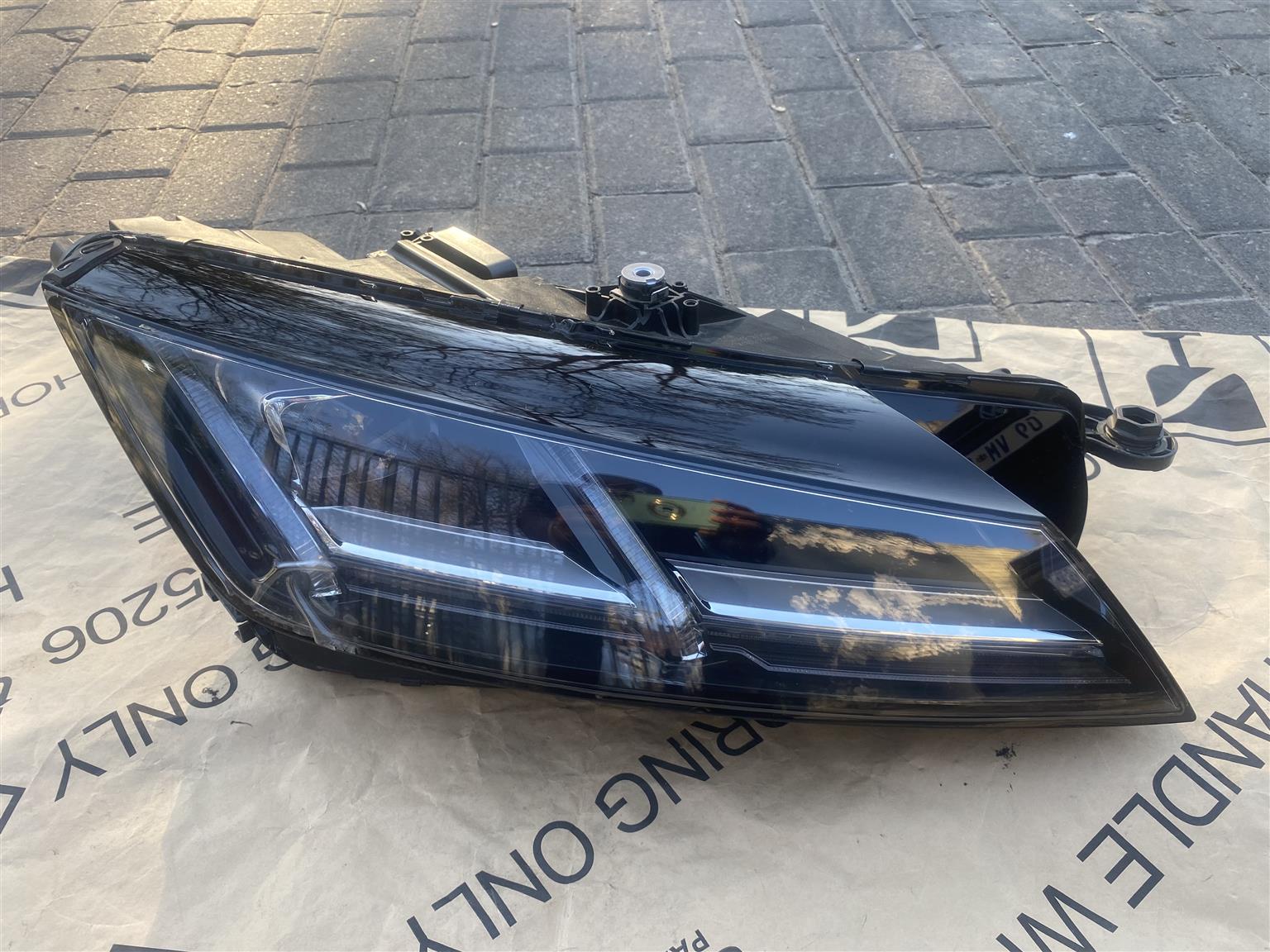2020 AUDI TT LED MATRIX HEADLIGHT RIGHT SIDE FOR SALE. IN EXCELLENT CONDITION - Private Seller 2020 AUDI TT LED MATRIX HEADLIGHT RIGHT SIDE FOR SALE. IN EXCELLENT CONDITION - Private Seller