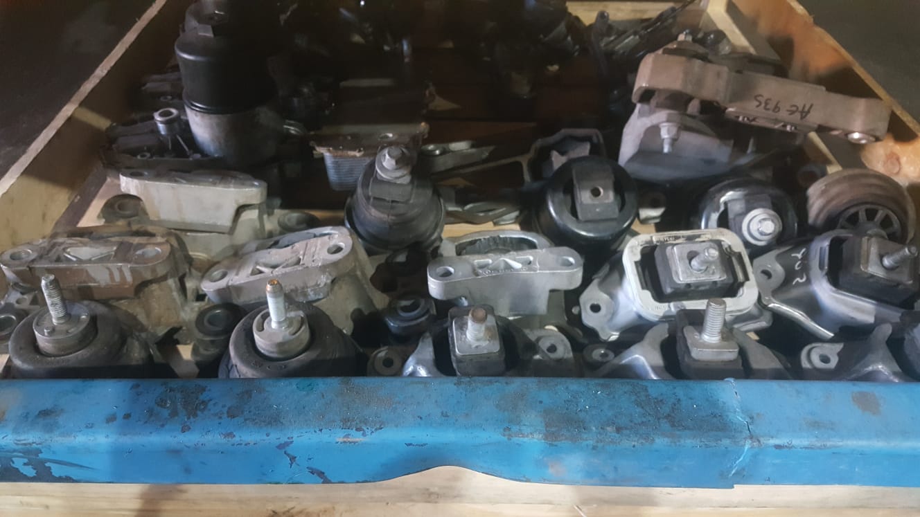 2010 Jaguar XF 5.0l N/A Engine mountings for sale