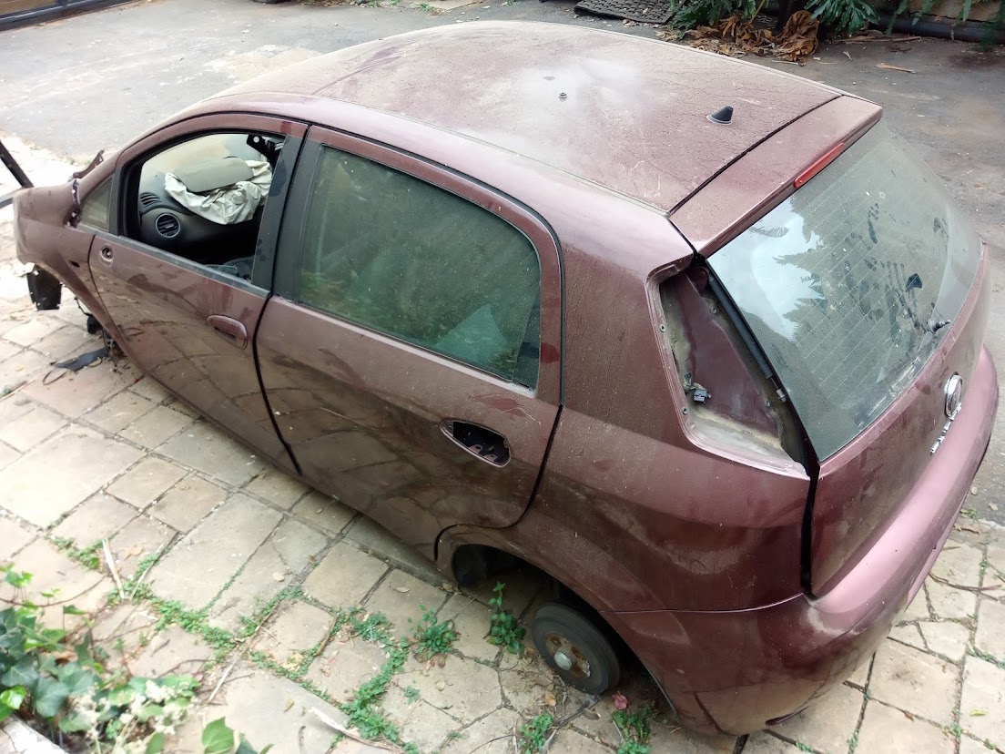 Fiat Punto's Stripping For Spares