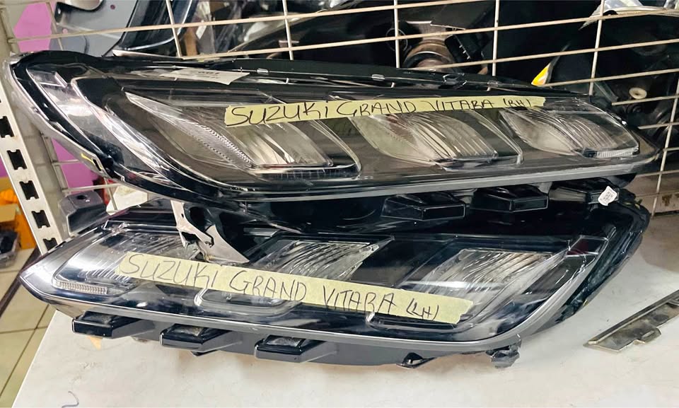 Suzuki Grand Vitara headlights - Private Seller