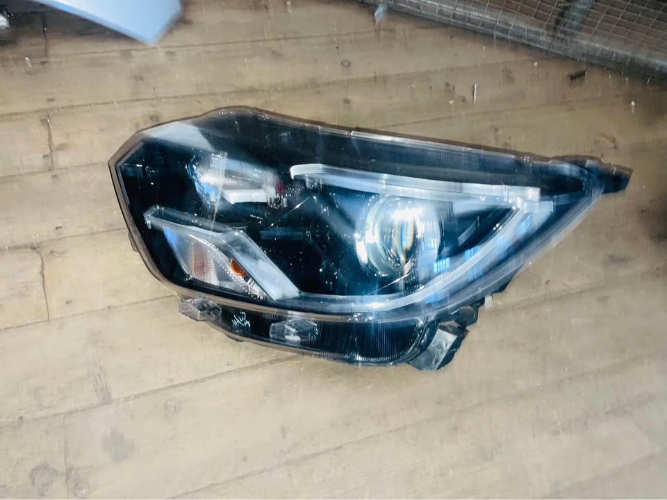 Renault Triber headlight - Private Seller