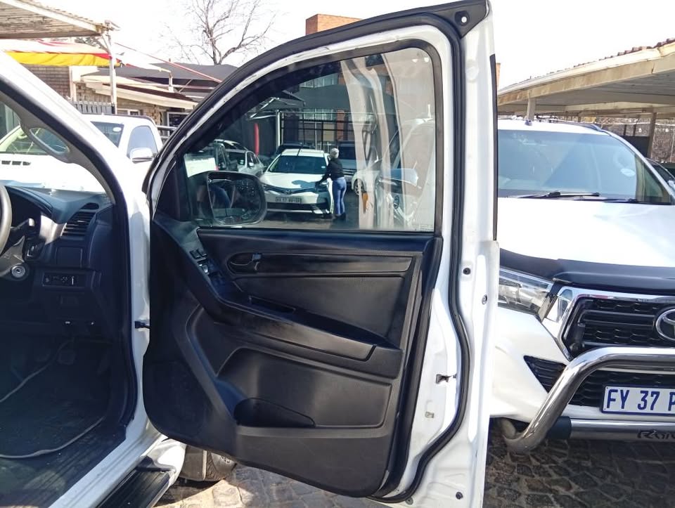 2019 Isuzu KB250 DMax DoubleCab 4X2 Bakkie 91,000km Manual