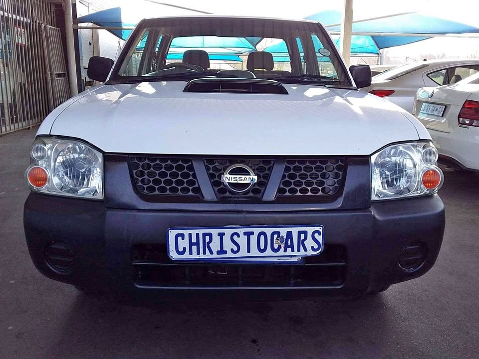 2012 Nissan NP300 Hard Body single cab 2012