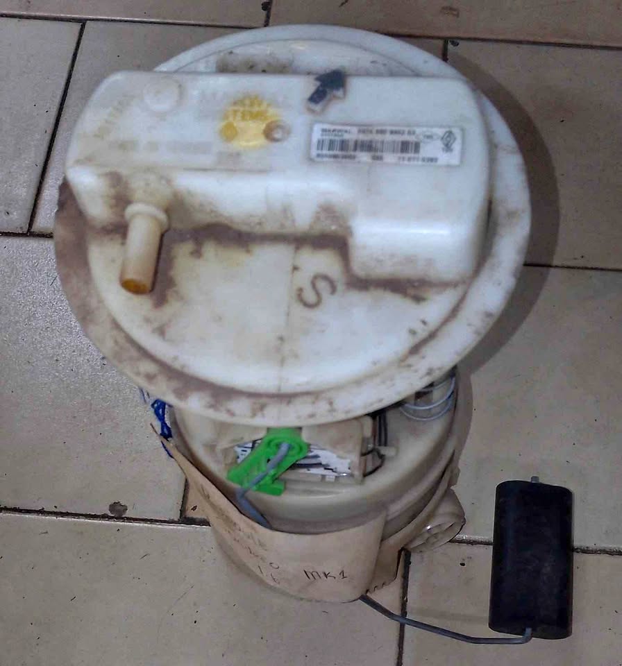 Renault Sandero 1.6 Mk1 fuel pump - Private Seller Renault Sandero 1.6 Mk1 fuel pump - Private Seller