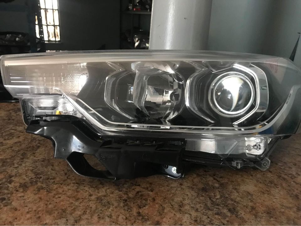2020 Suzuki Ertiga left headlight - Private Seller 2020 Suzuki Ertiga left headlight - Private Seller