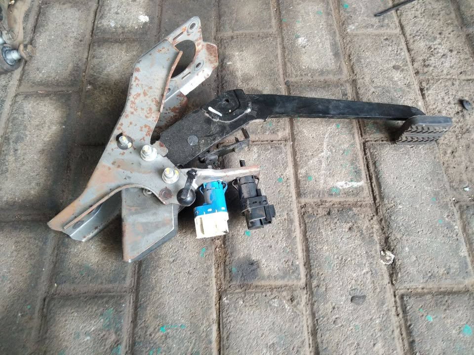 FORD RANGER BRAKE PADDLE FOR SALE - Private Seller FORD RANGER BRAKE PADDLE FOR SALE - Private Seller