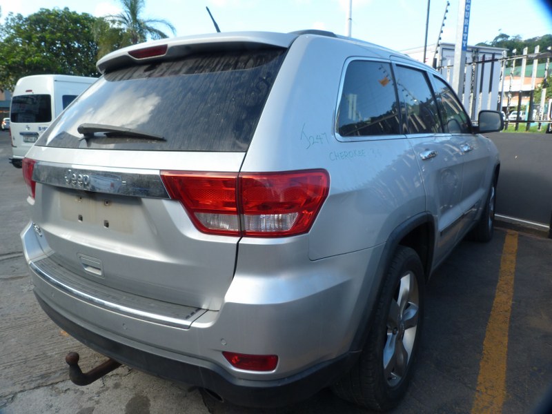 Jeep Grand Cherokee LTD 3.6 Petrol AT Silver - 2013 SPARESBOYZ STRIPPING FOR SP - Private Seller