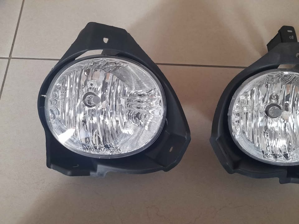 TOYOTA HILUX 2009/12 BRAND NEW FOGLIGHT KITS FORSALE PRICE