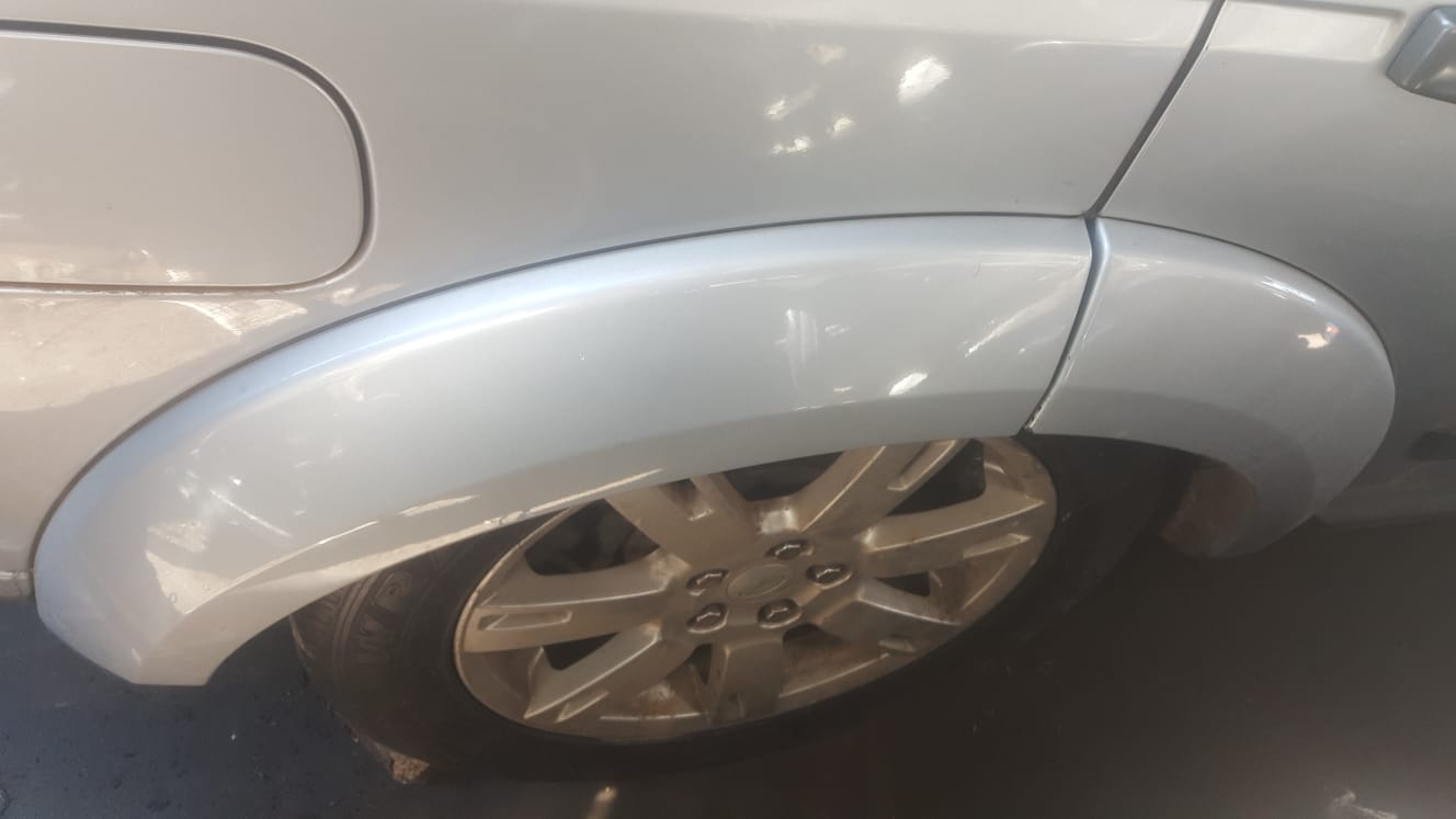 2010 Discovery 4 3.0 TDV6 SE Wheel Arches for sale