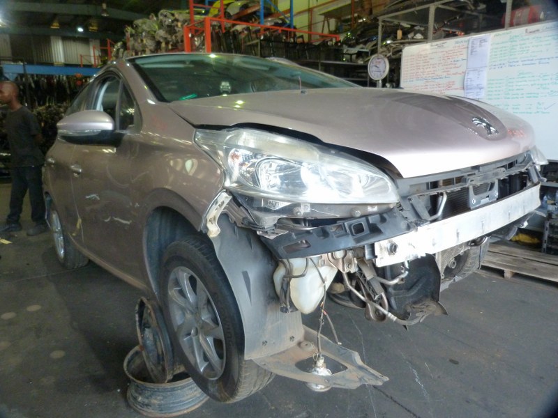 Peugeot 208 1.2 VTi Access Manual Bronze - 2014 STRIPPING FOR SPARES - Private Seller