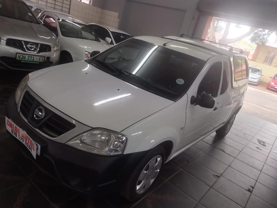 2014 Nissan NP200 1.6 Petrol, Manual Spare key 90000km