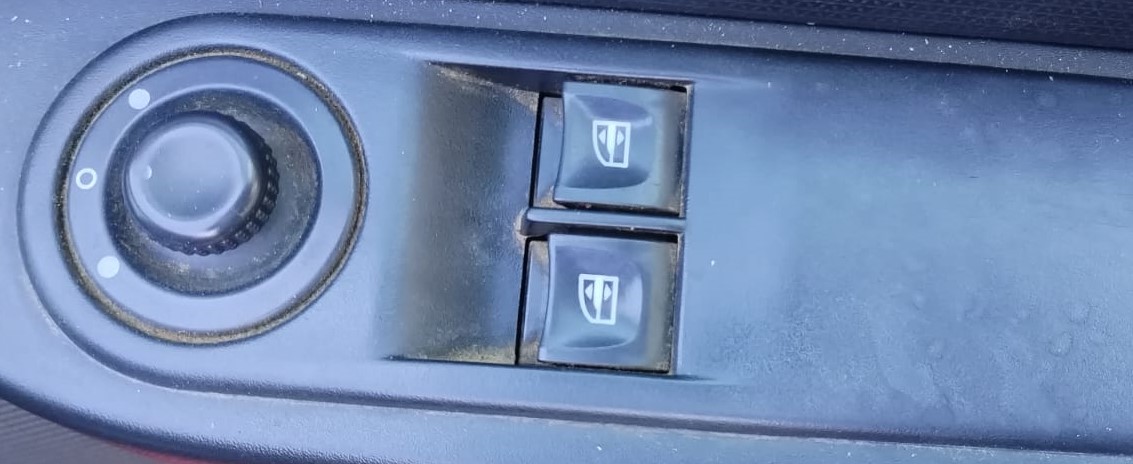 RENAULT CLIO IV 2015 WINDOW SWITCHES FOR SALE - Private Seller RENAULT CLIO IV 2015 WINDOW SWITCHES FOR SALE - Private Seller