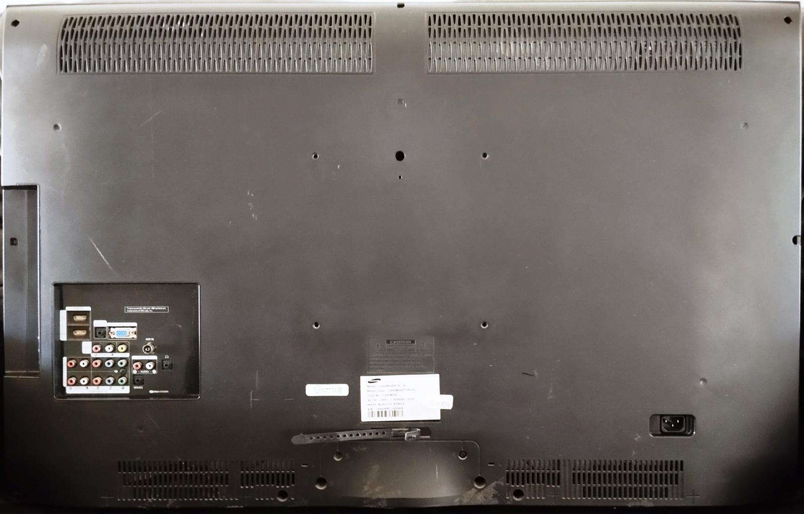 Samsung LA40B530P7R LCD TV for spares or repairs only!