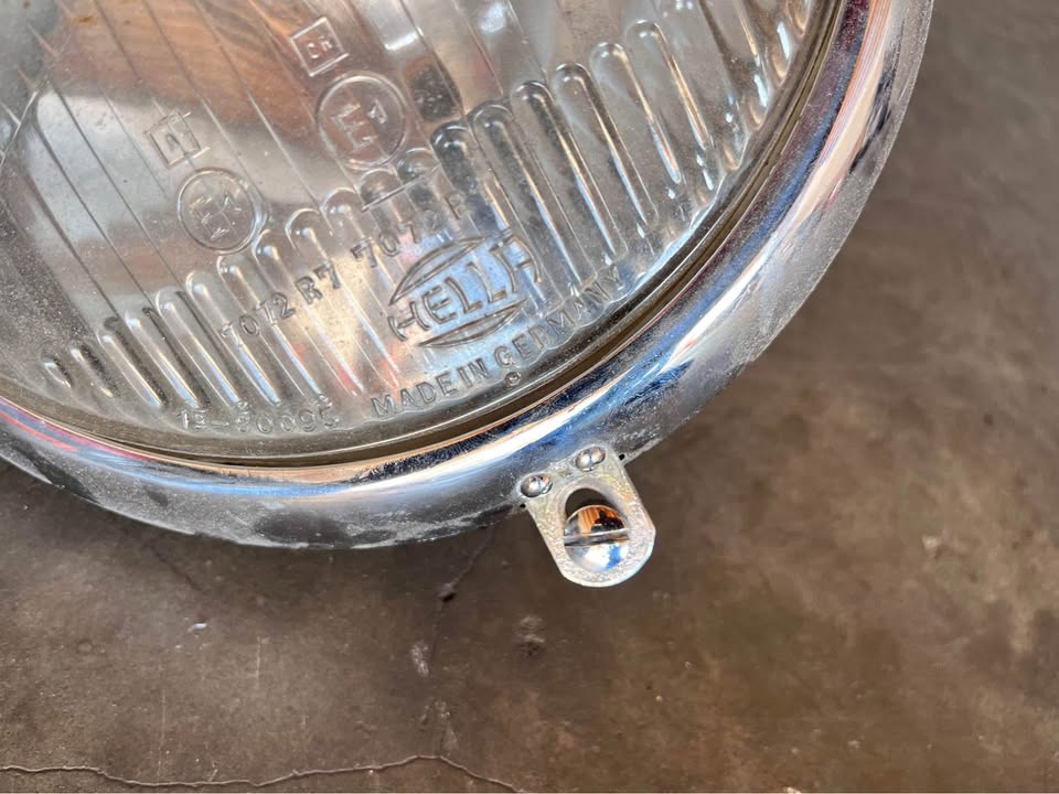 VW Beetle 60s Headlights With Trims