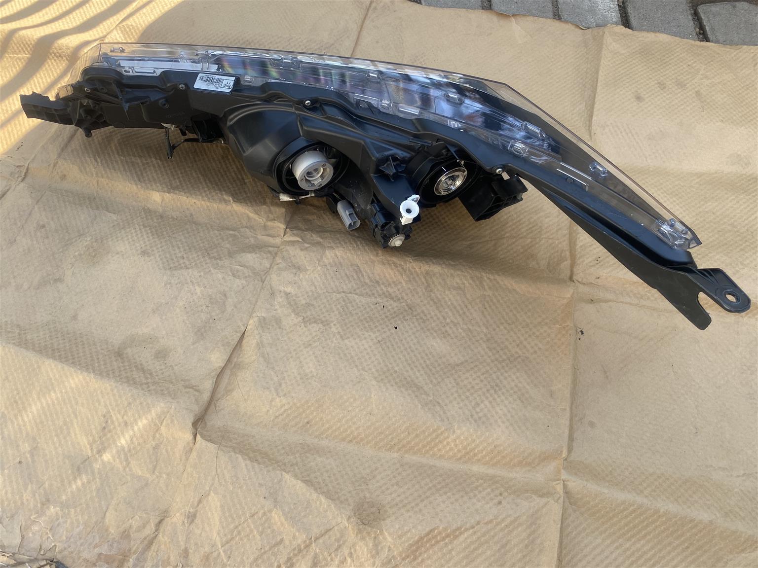 2018 TOYOTA COROLLA PRESTIGE LED HEADLIGHT RIGHT SIDE FOR SALE