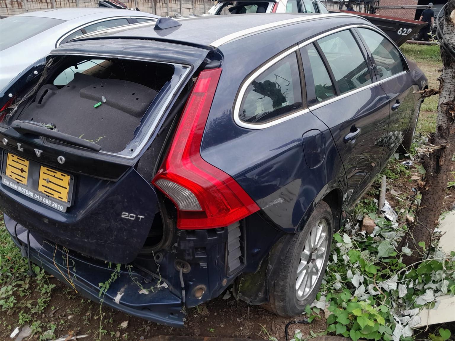 VOLVO V60 2015 PREMIER – FOR STRIPPING - Private Seller VOLVO V60 2015 PREMIER – FOR STRIPPING - Private Seller