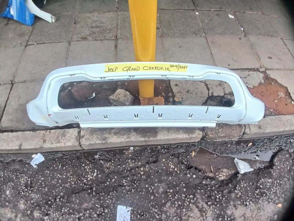 Jeep Grand Cherokee front bumper cover 2014 - Private Seller Jeep Grand Cherokee front bumper cover 2014 - Private Seller