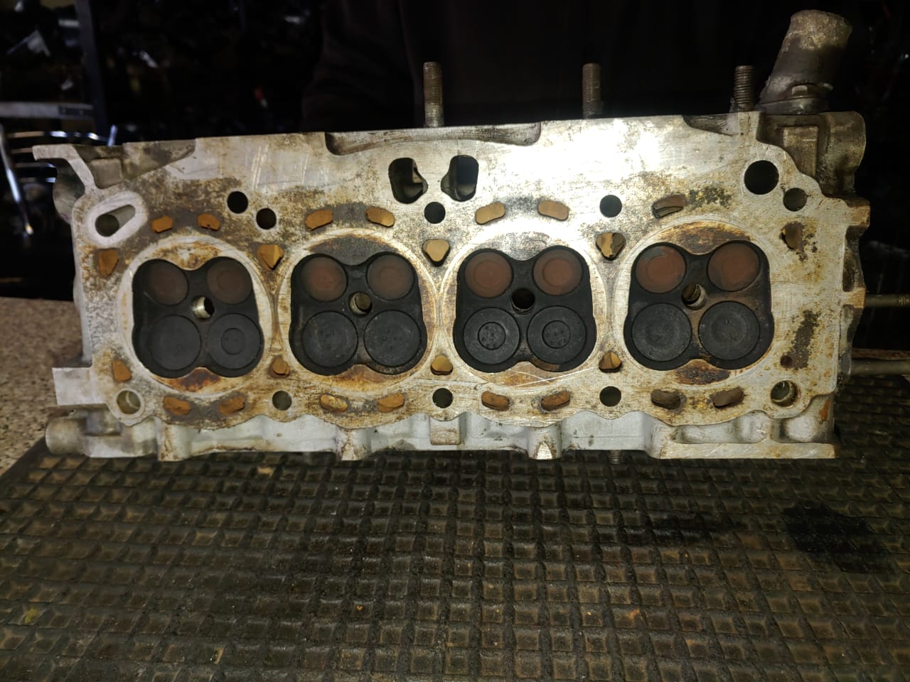 COROLLA 16 CYLINDER HEAD FOR SALE - Private Seller COROLLA 16 CYLINDER HEAD FOR SALE - Private Seller