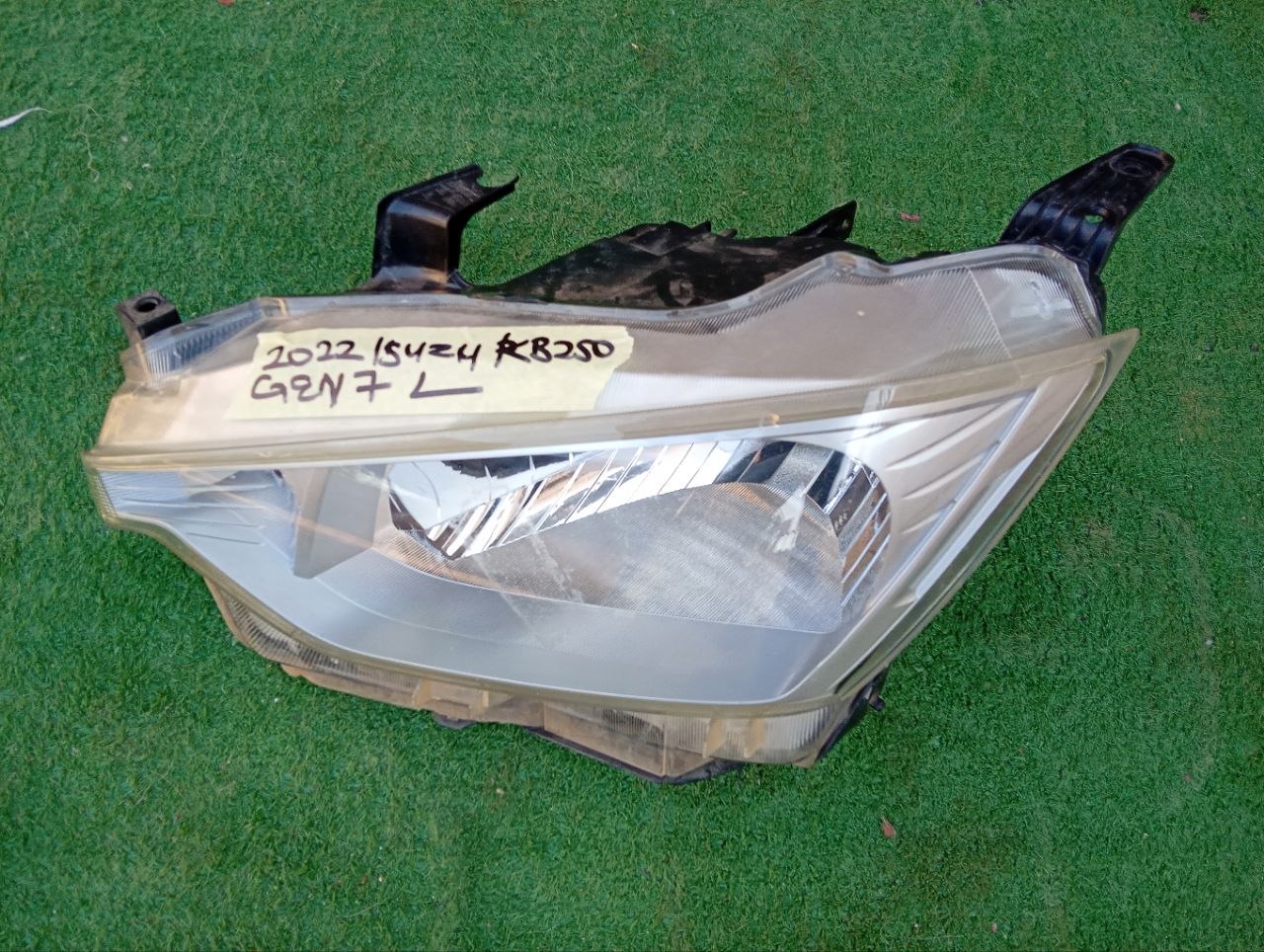 2022 Isuzu gen 7 Headlight Left kb250 for Sale - Private Seller