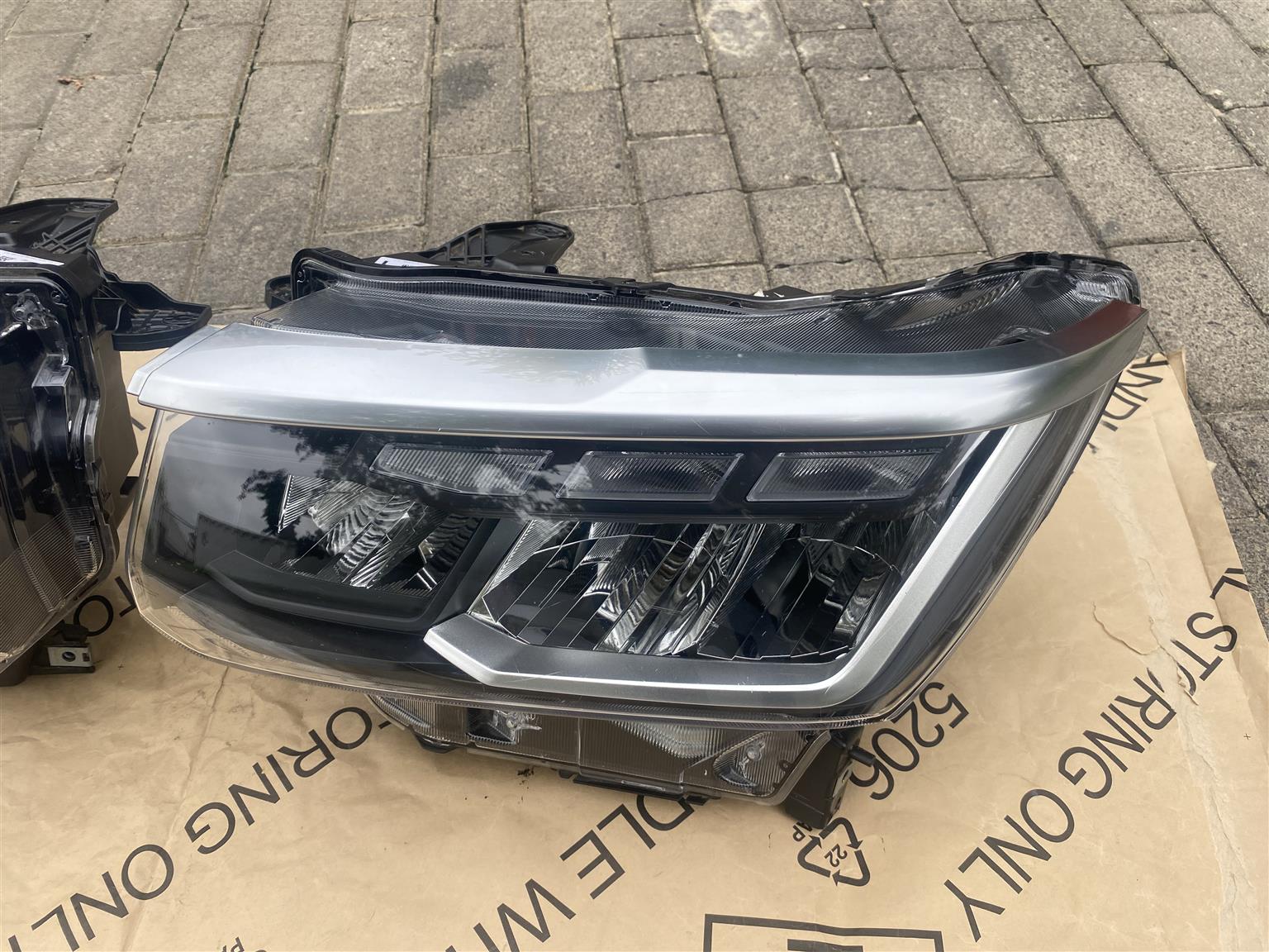 2025 VW AMAROK FULL LED HEADLIGHTS FOR SALE. IN EXCELLENT CONDITION - Private Seller
