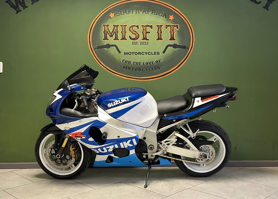 2001 Suzuki (Major Service done/New Chain Sprockets and so much more) GSXR1000 - Private Seller