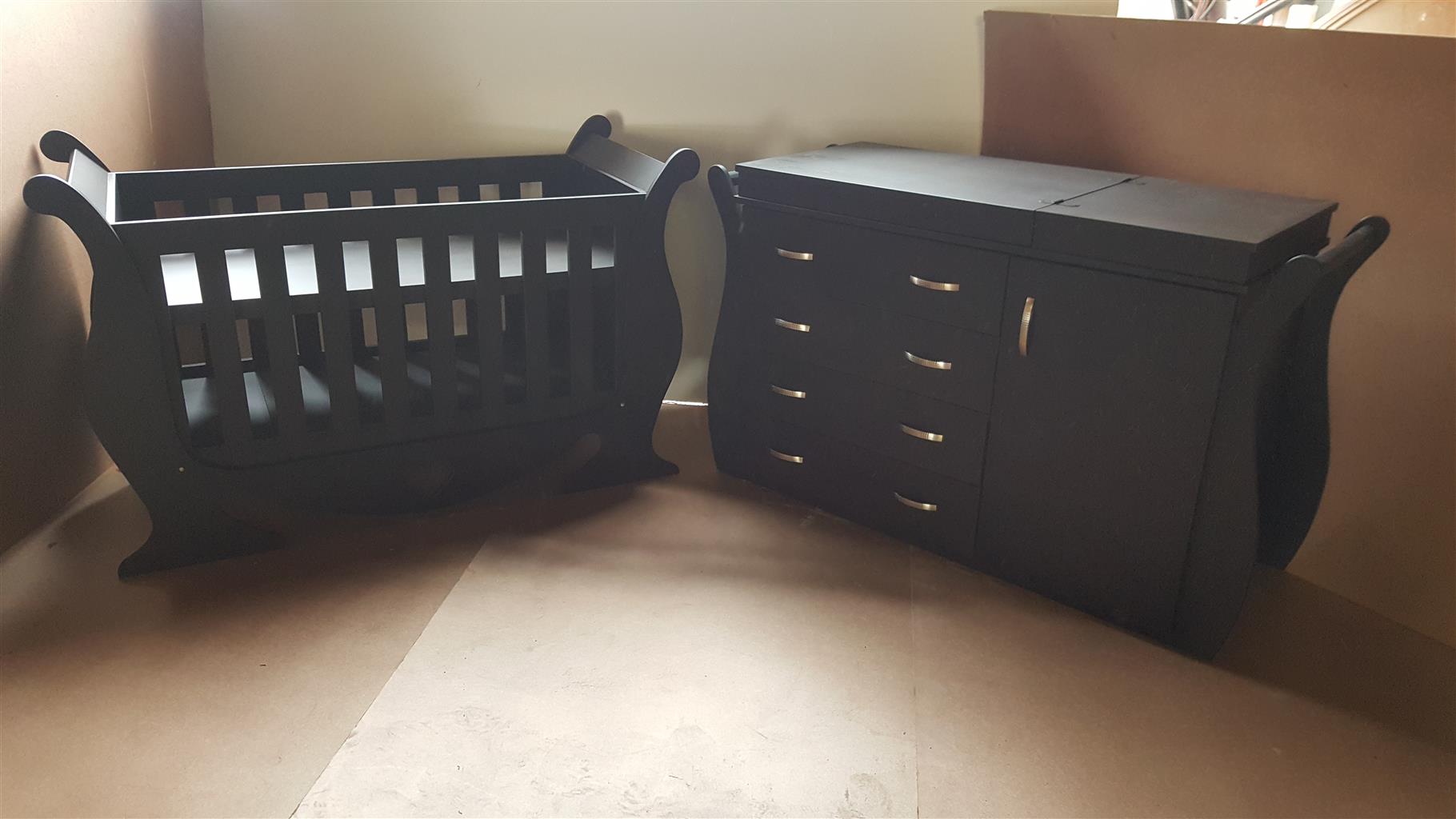 Baby Cot And Compactum Combo Item code Sur 22