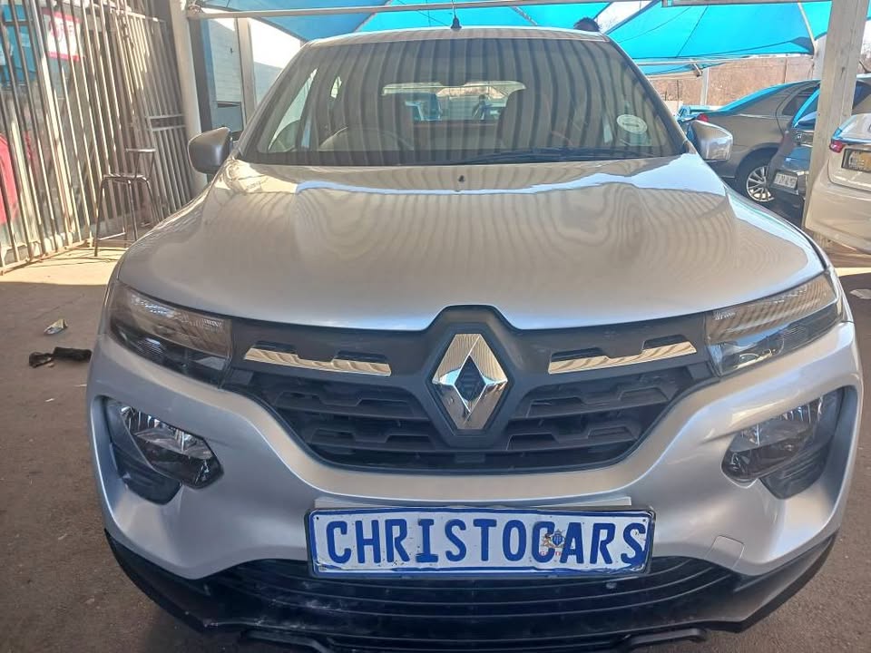 2020 Renault Kwid hatchback Manuel Transmission petrol 1.0 engine capacity mileage 92000km