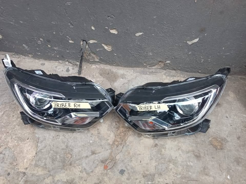 Renault Triber Headlight Right & Left - Private Seller Renault Triber Headlight Right & Left - Private Seller