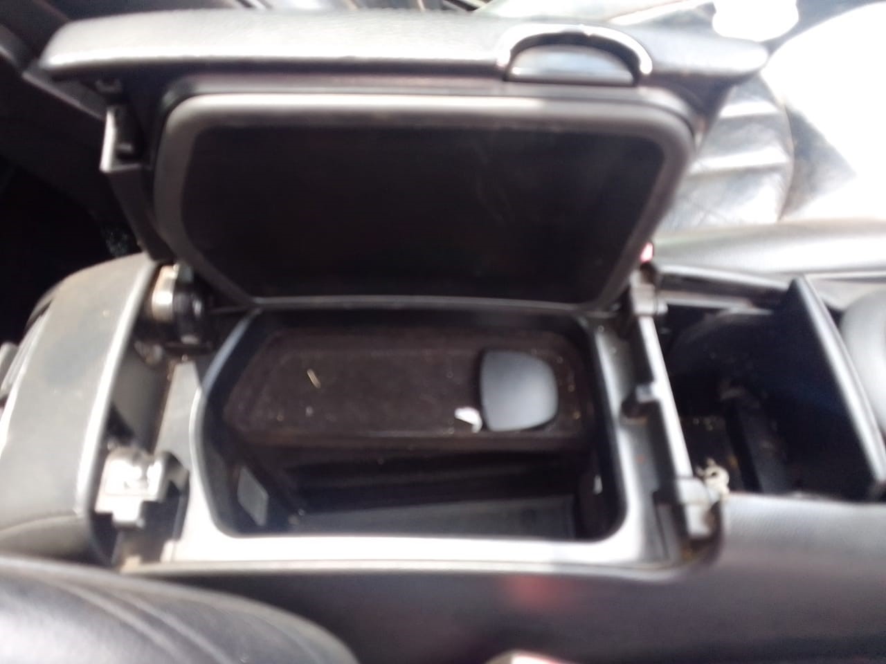 Used Mercedes CLA 500 Centre Console - Private Seller Used Mercedes CLA 500 Centre Console - Private Seller