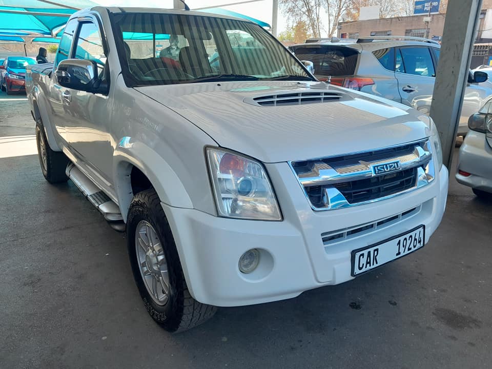 2011 ISUZU KB300 LX HARDBODY MANUAL