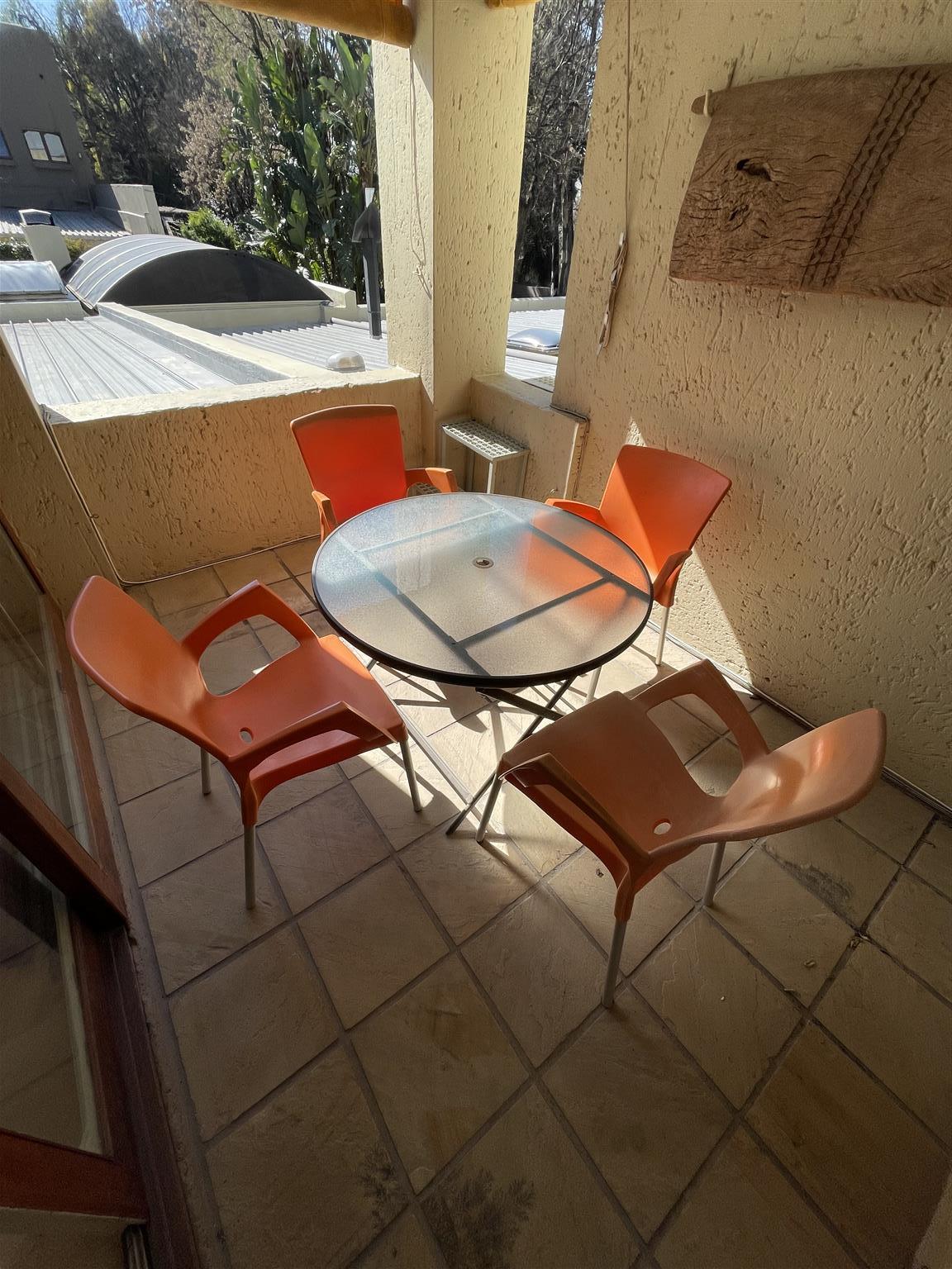 table and 4 chairs garden furniture