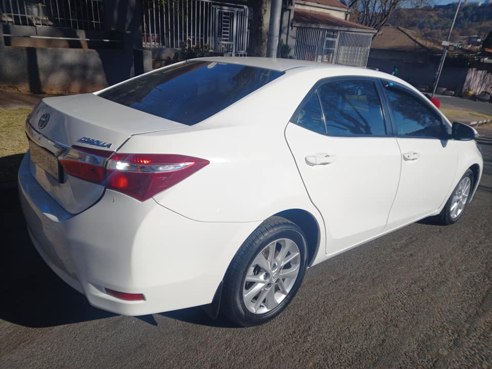 2017 TOYOTA COROLLA PRESTIGE 1.3 ENGINE PETROL, MANUAL , WHITE COLOR, MILEAGE 78000KMS