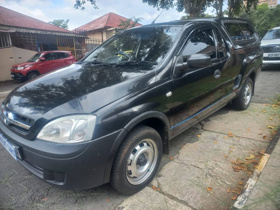 2010 Chevrolet Corsa bakkie 1.4 petrol, Manual, Black Color, Mileage . Spare k