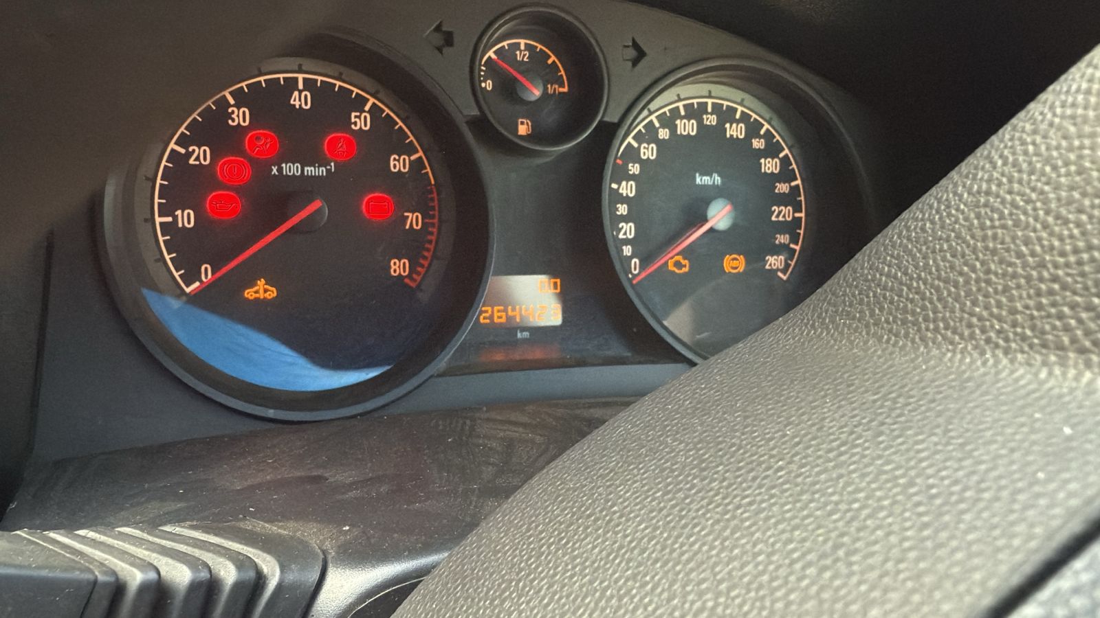 Opel astra 1.6. It is a 2009