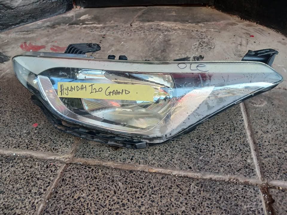 Hyundai i20 Grand headlight 2016/21 - Private Seller