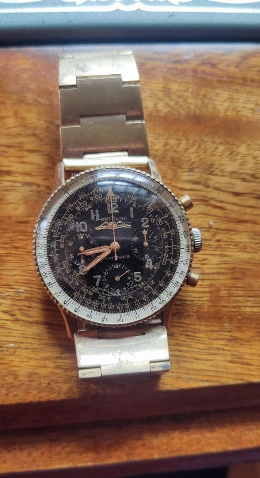 We buy antique Breitling watches We buy antique Breitling watches