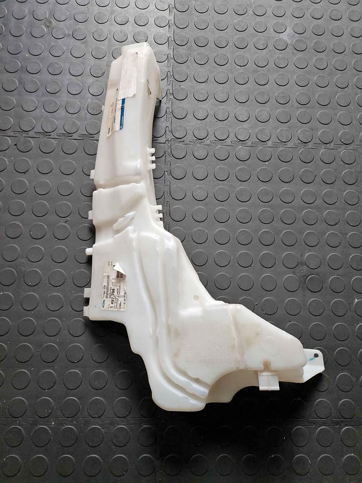 FORD FOCUS MK2 WINDSCREEN WASHER BOTTLE - OEM - Private Seller FORD FOCUS MK2 WINDSCREEN WASHER BOTTLE - OEM - Private Seller