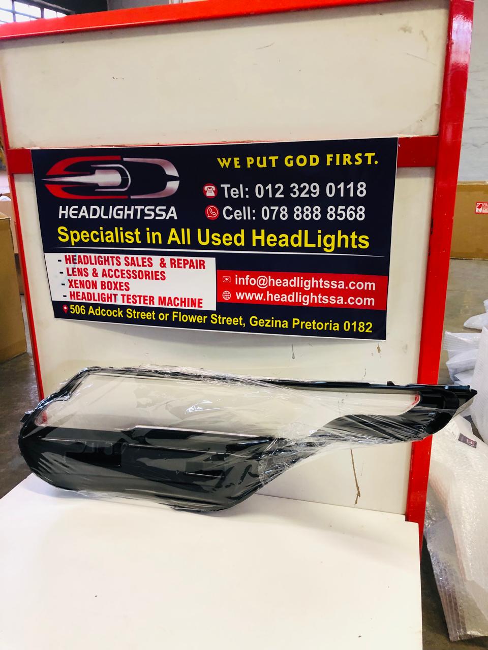 Range Rover Velar right side headlight replacement lens (2018) - Private Seller